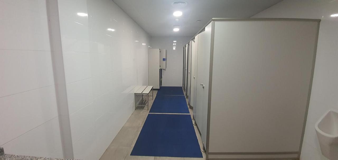 Boat To Sleep In Barcelona Hotel Сант Адриа де Бесос Екстериор снимка